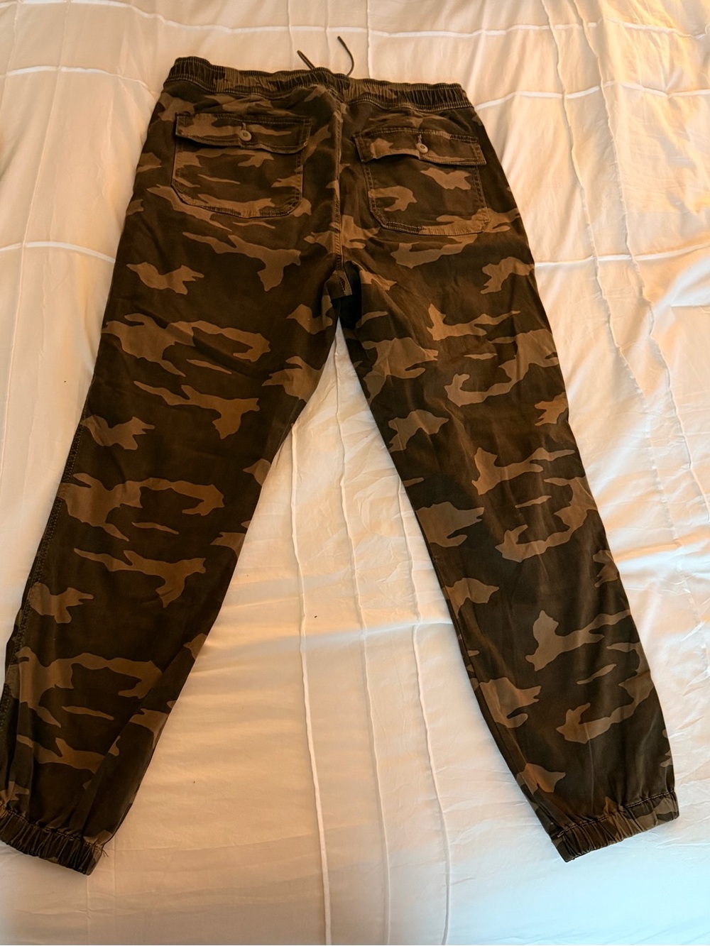 NWOT American Eagle Women’s Camouflage Joggers in Olive and Brown - Picture 3 of 3